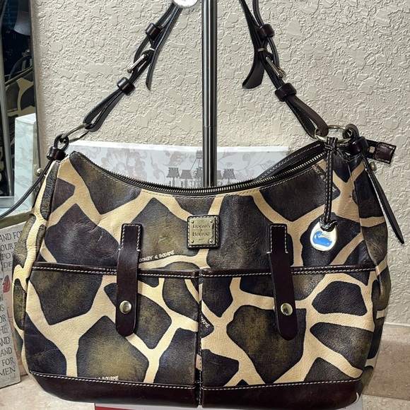 Dooney And Bourke Giraffe Print Handbag - Picture 2 of 16